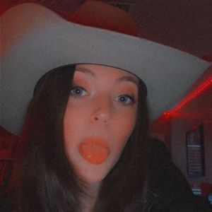 Meet your Posher, Hallie